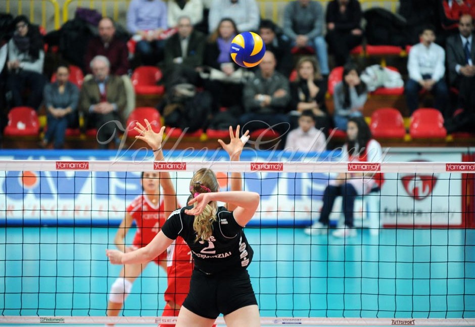 Yamamay Schweriner (19)